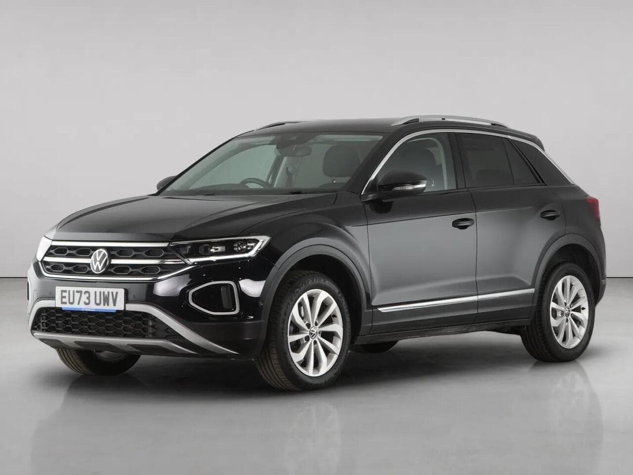 Volkswagen T-Roc thumbnail Front Left