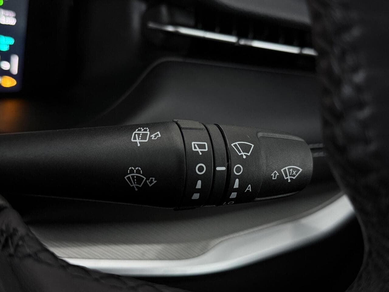 Jeep Compass thumbnail Misc Controls