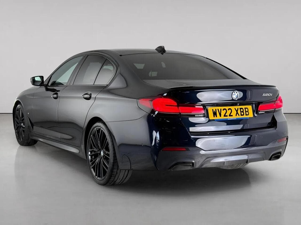 BMW 5 Series thumbnail Rear Left