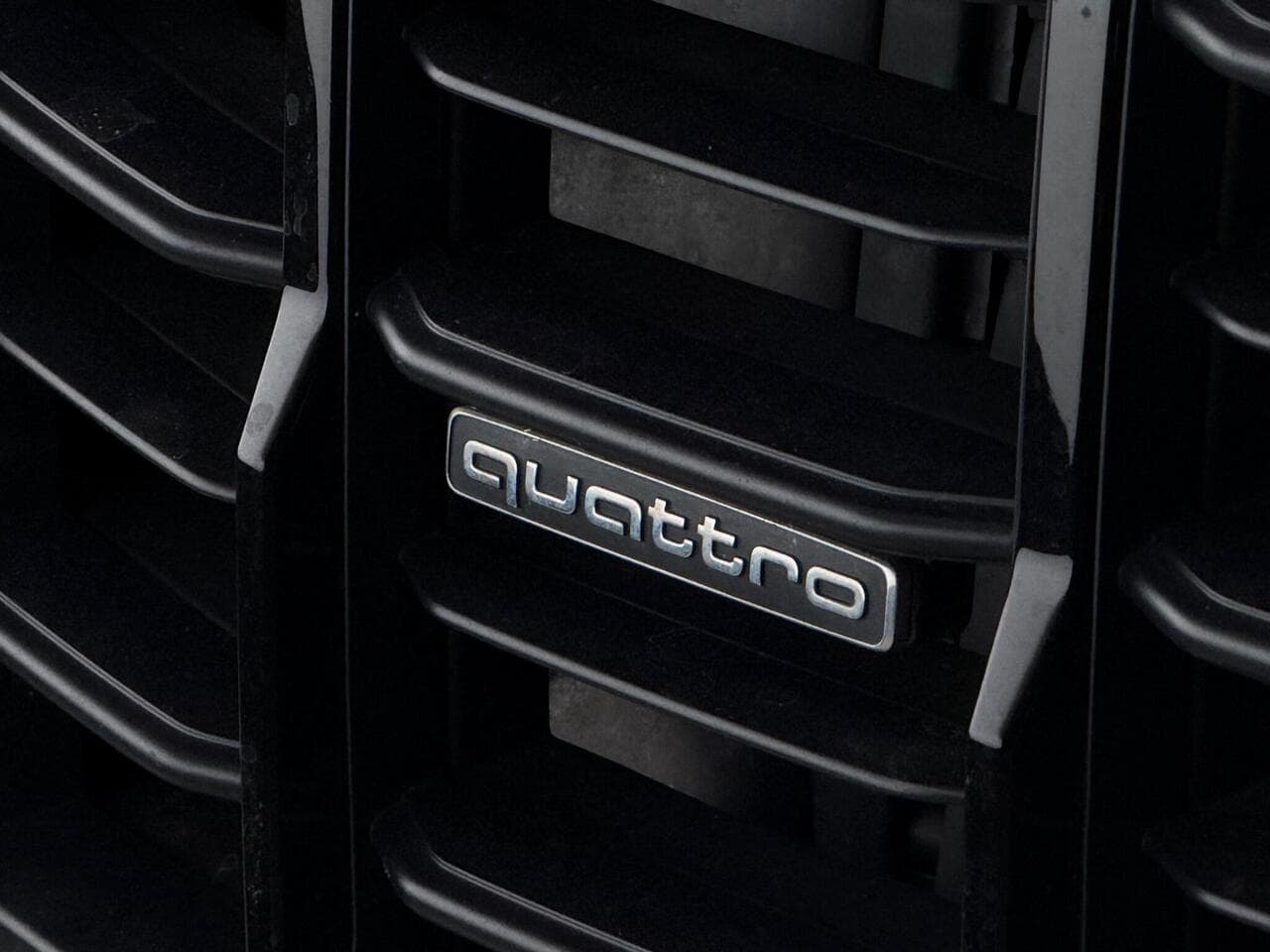 Audi Q7 thumbnail Badge Exterior