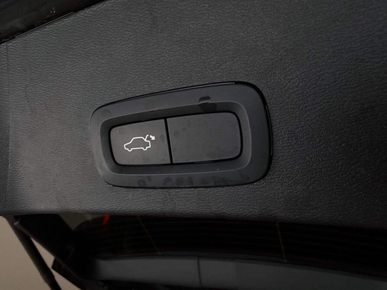 Volvo XC40 thumbnail Misc Controls