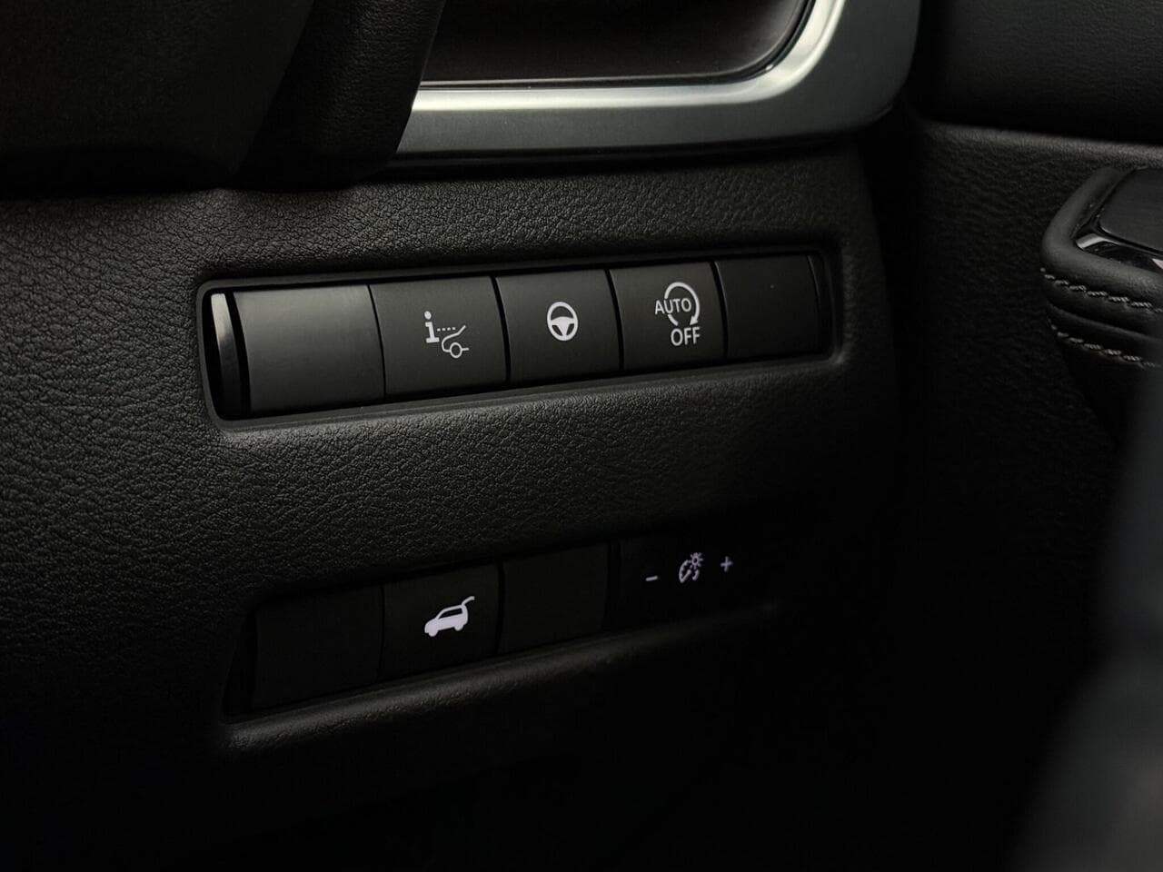 Nissan X-Trail thumbnail Misc Controls