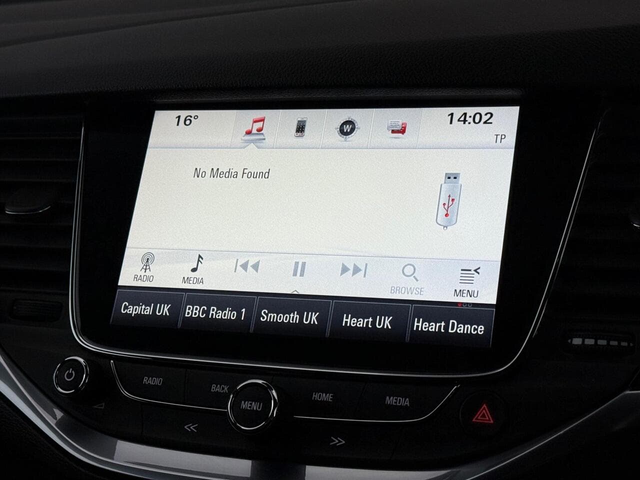 Vauxhall Astra thumbnail Infotainment System