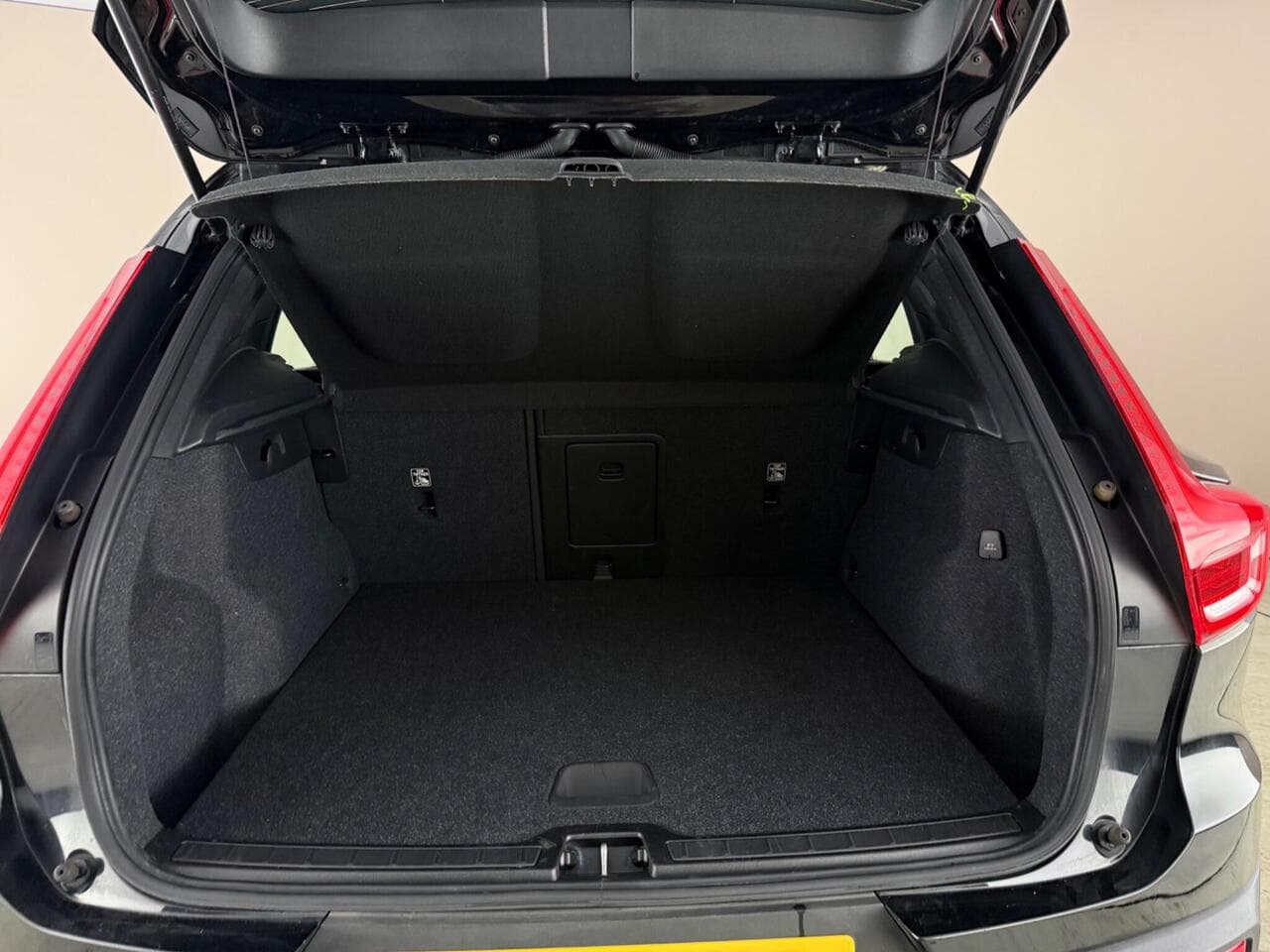 Volvo XC40 thumbnail Boot