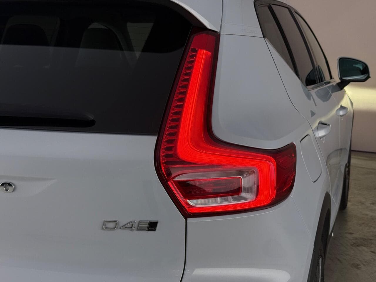 Volvo XC40 thumbnail Lights Rear