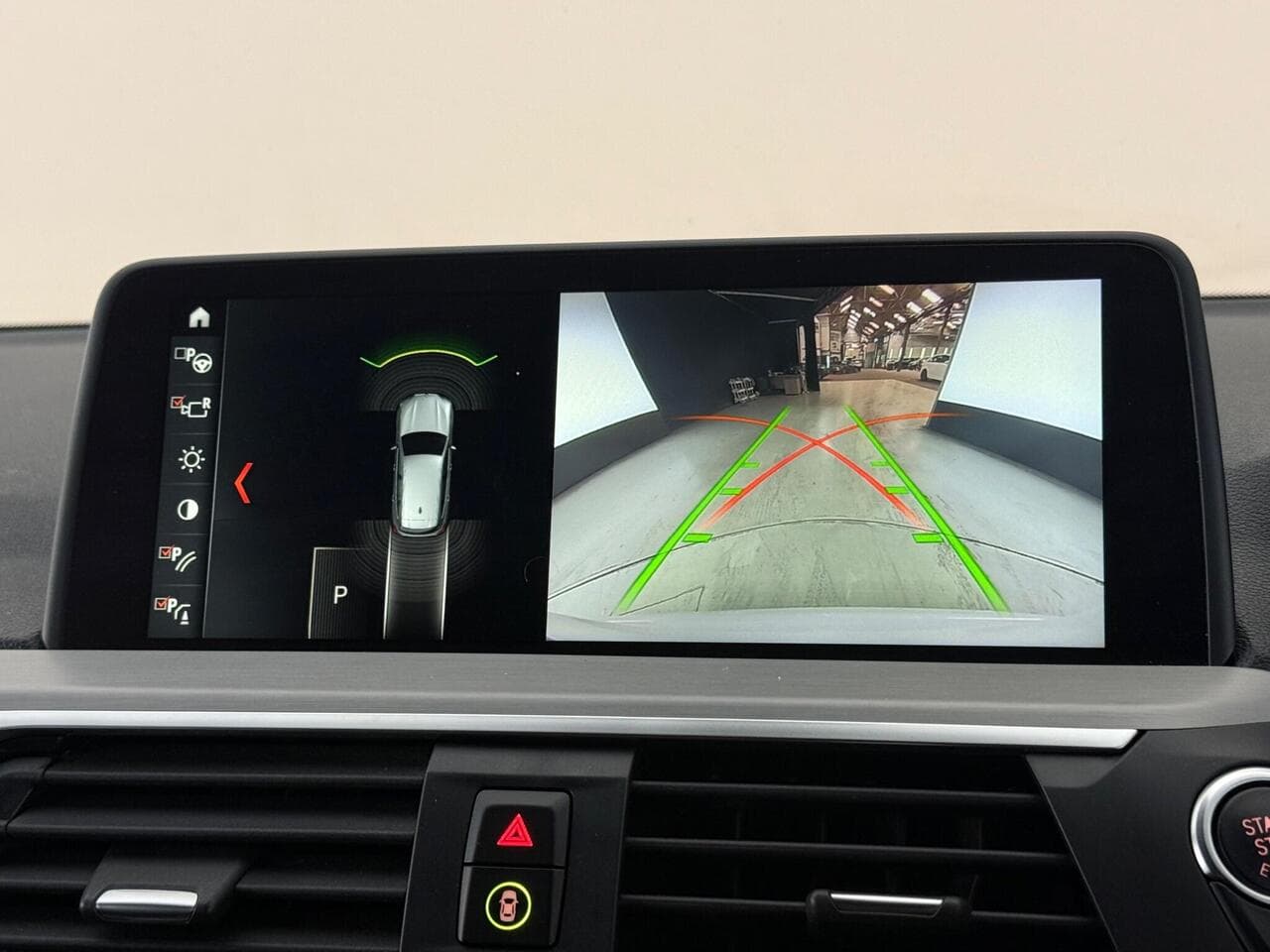 BMW X3 thumbnail Infotainment System