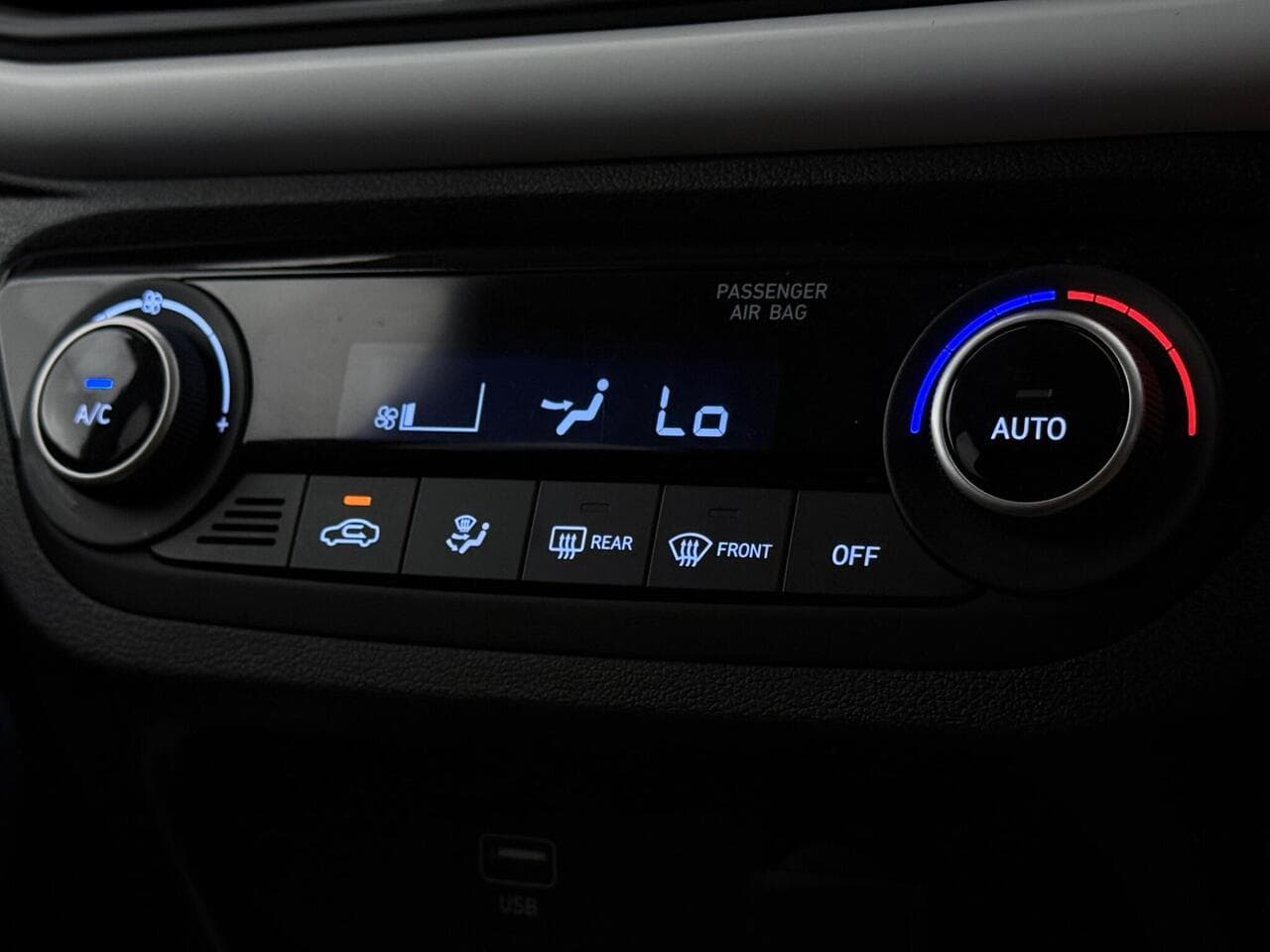 Hyundai i10 thumbnail Misc Controls