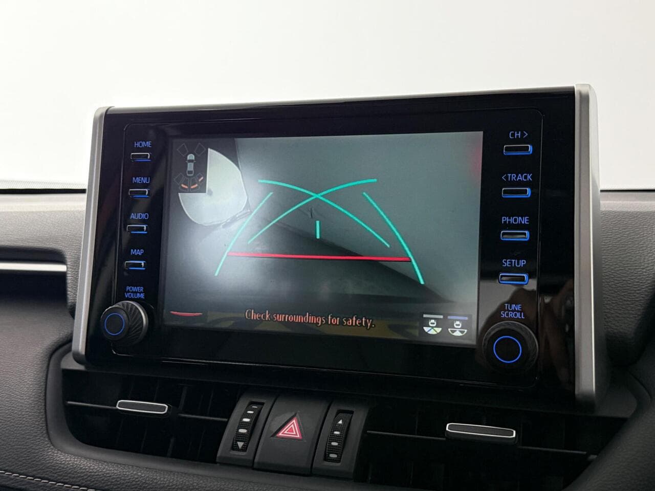 Toyota RAV4 thumbnail Infotainment System