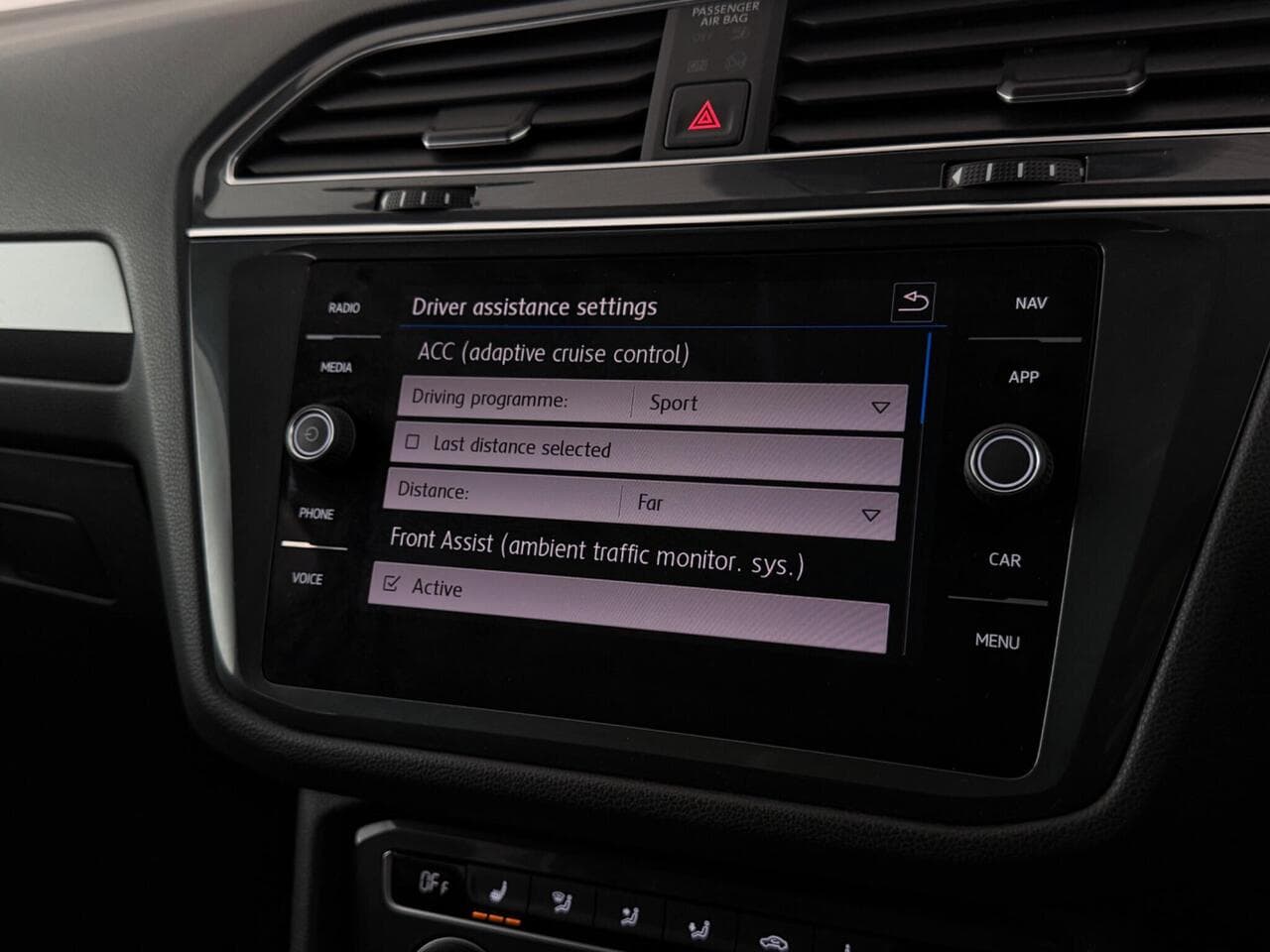 Volkswagen Tiguan Allspace thumbnail Infotainment System