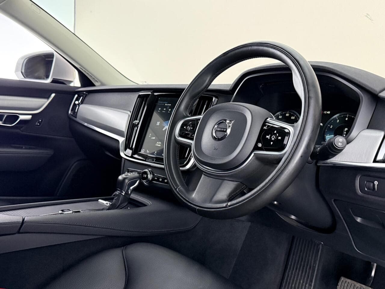 Volvo V90 thumbnail Interior Front