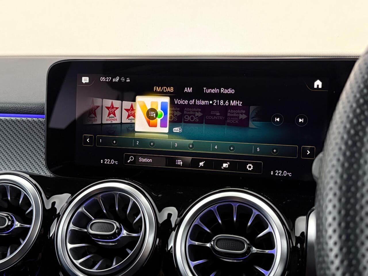Mercedes-Benz GLB thumbnail Infotainment System