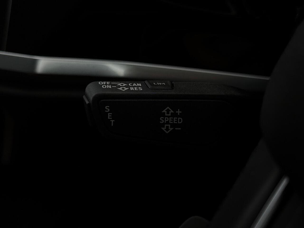 Audi Q3 thumbnail Misc Controls
