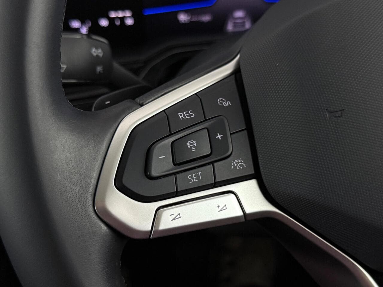 Volkswagen Taigo thumbnail Misc Controls