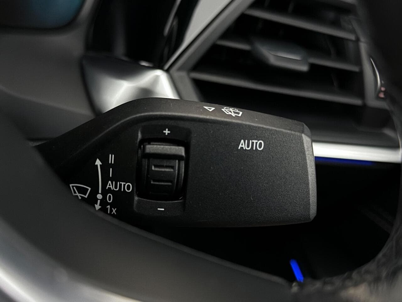 BMW 3 Series thumbnail Misc Controls