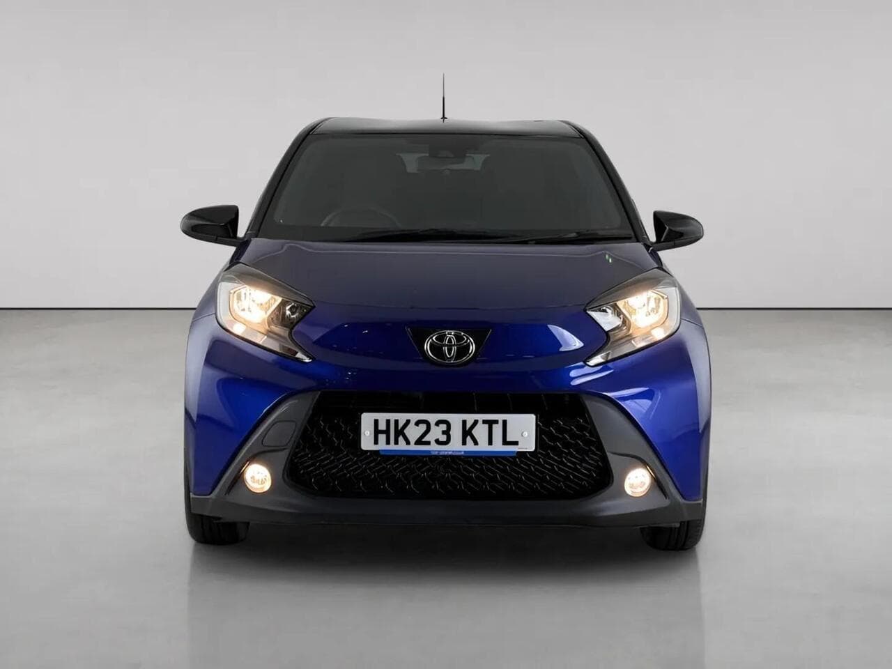 Toyota Aygo X thumbnail Front