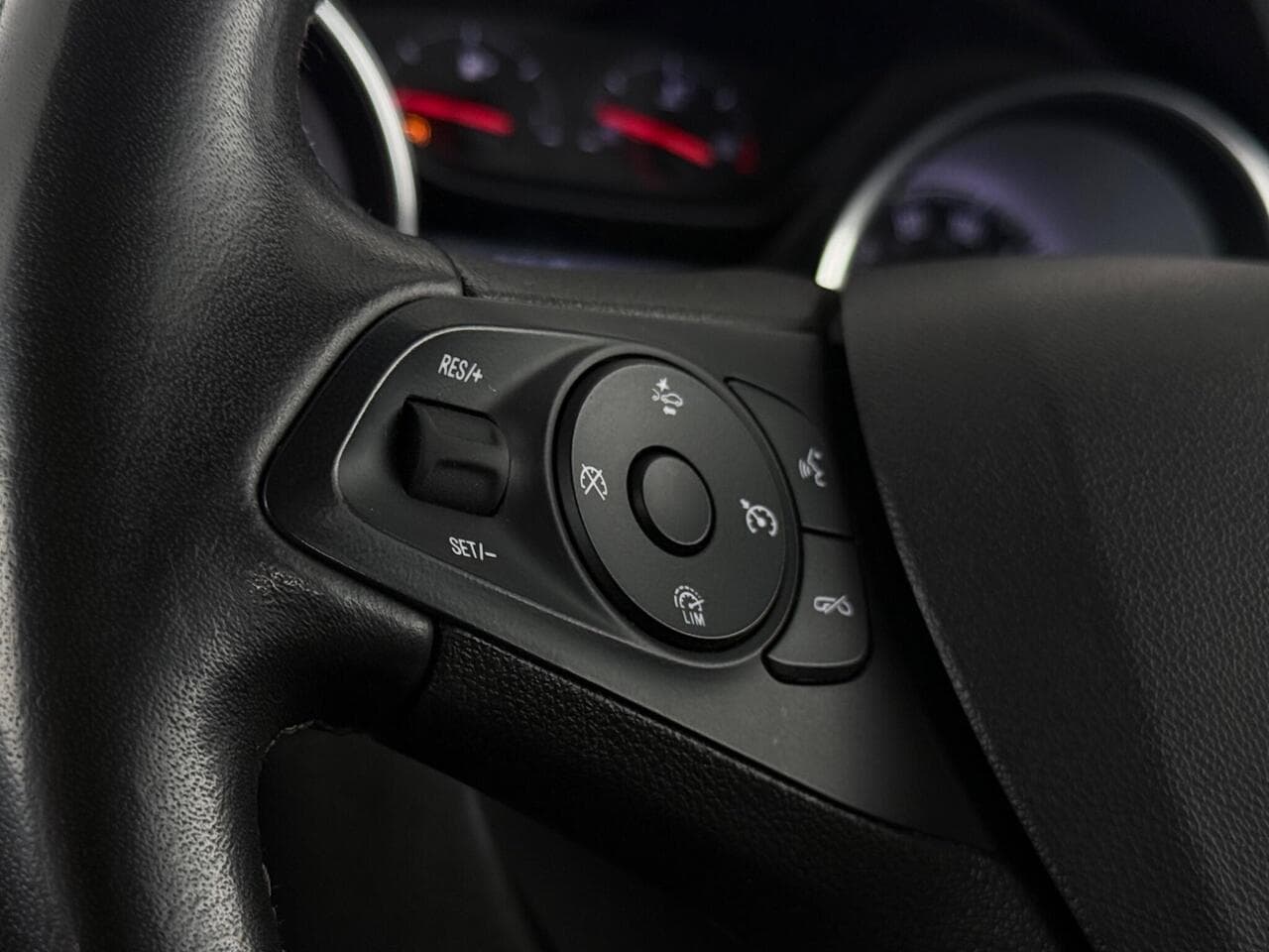Vauxhall Astra thumbnail Misc Controls