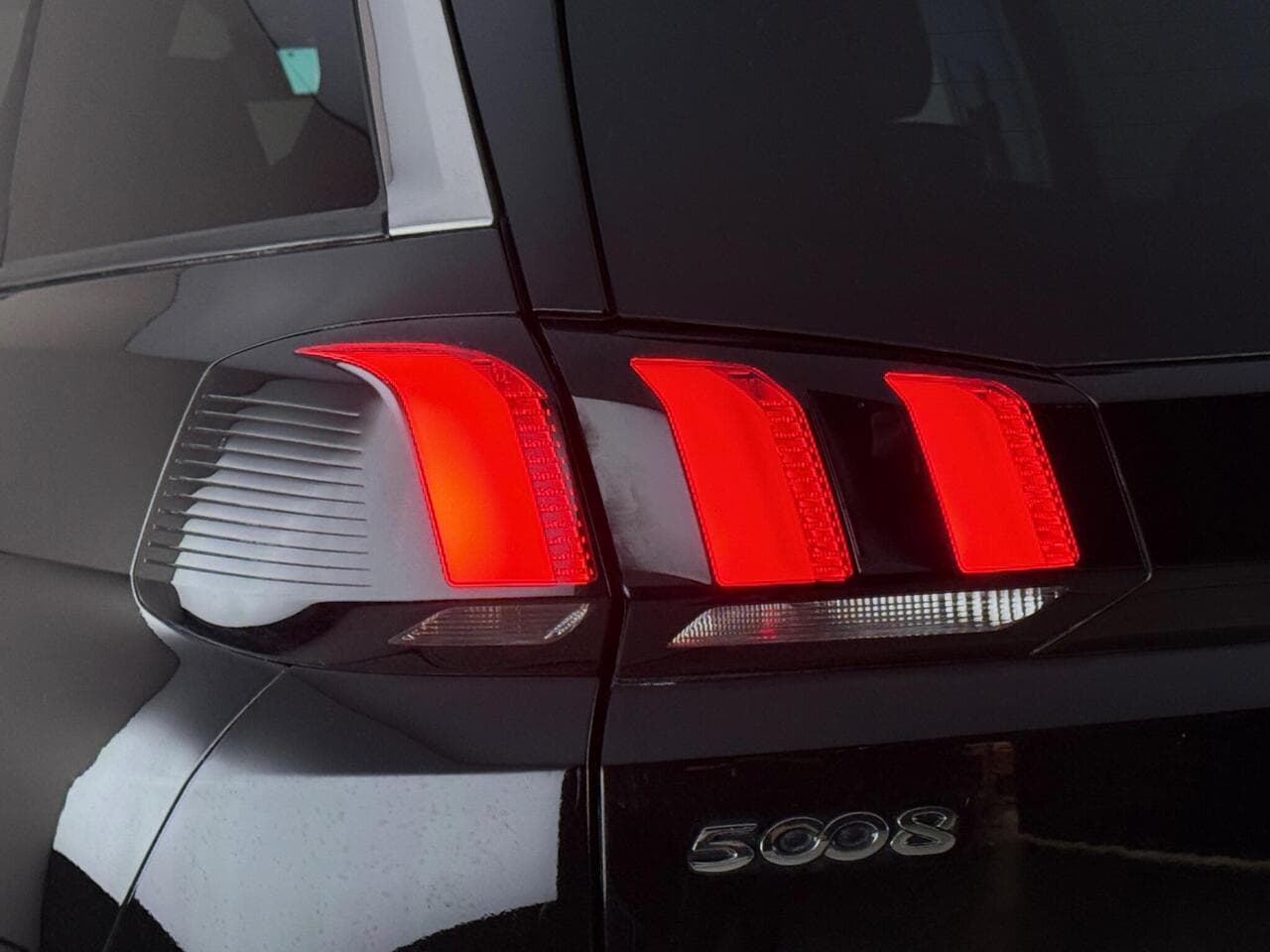 Peugeot 5008 thumbnail Lights Rear