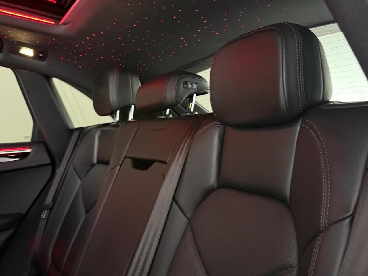 Porsche Macan thumbnail Seat Front Passenger
