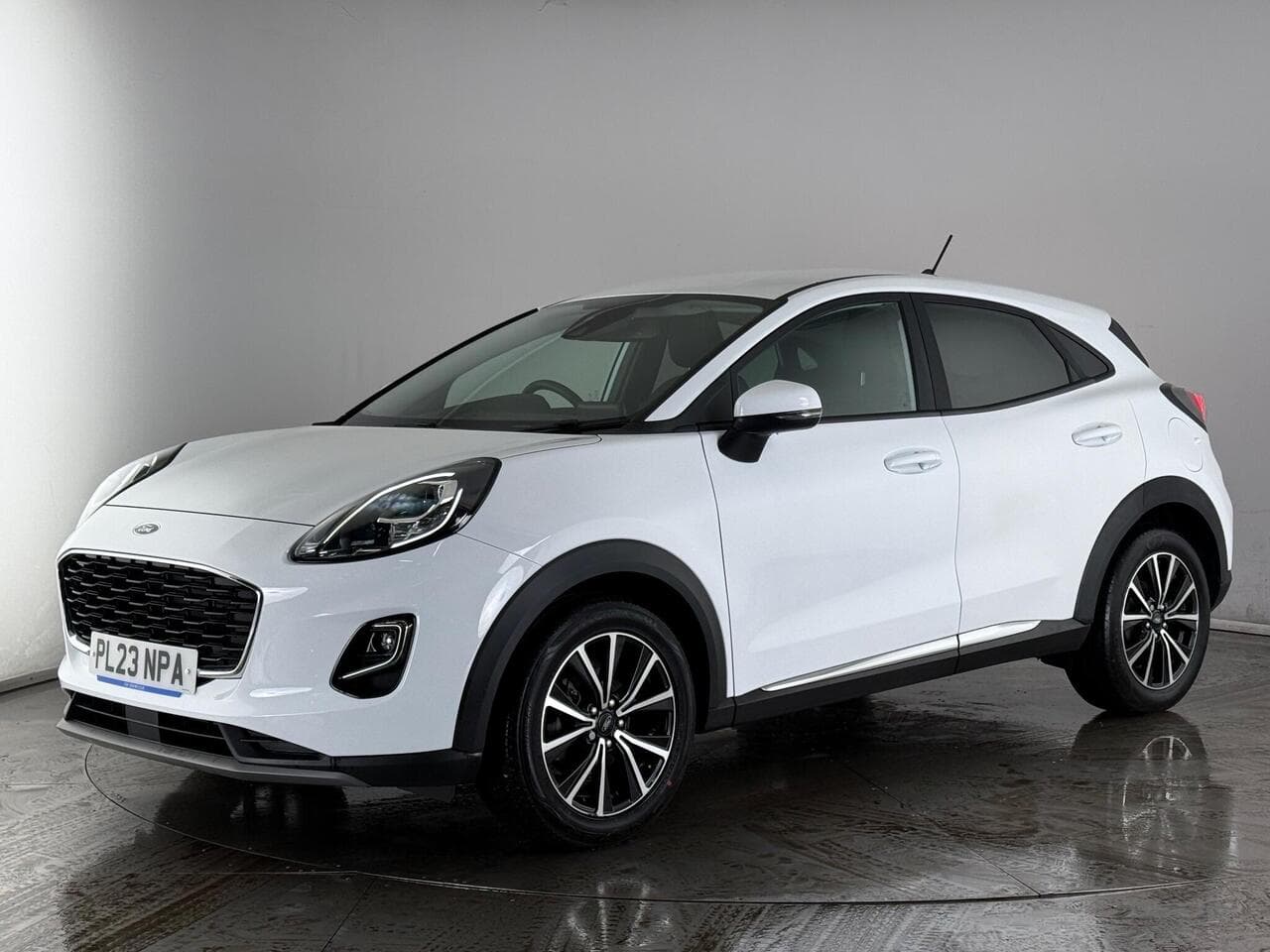 Ford Puma thumbnail Front Left