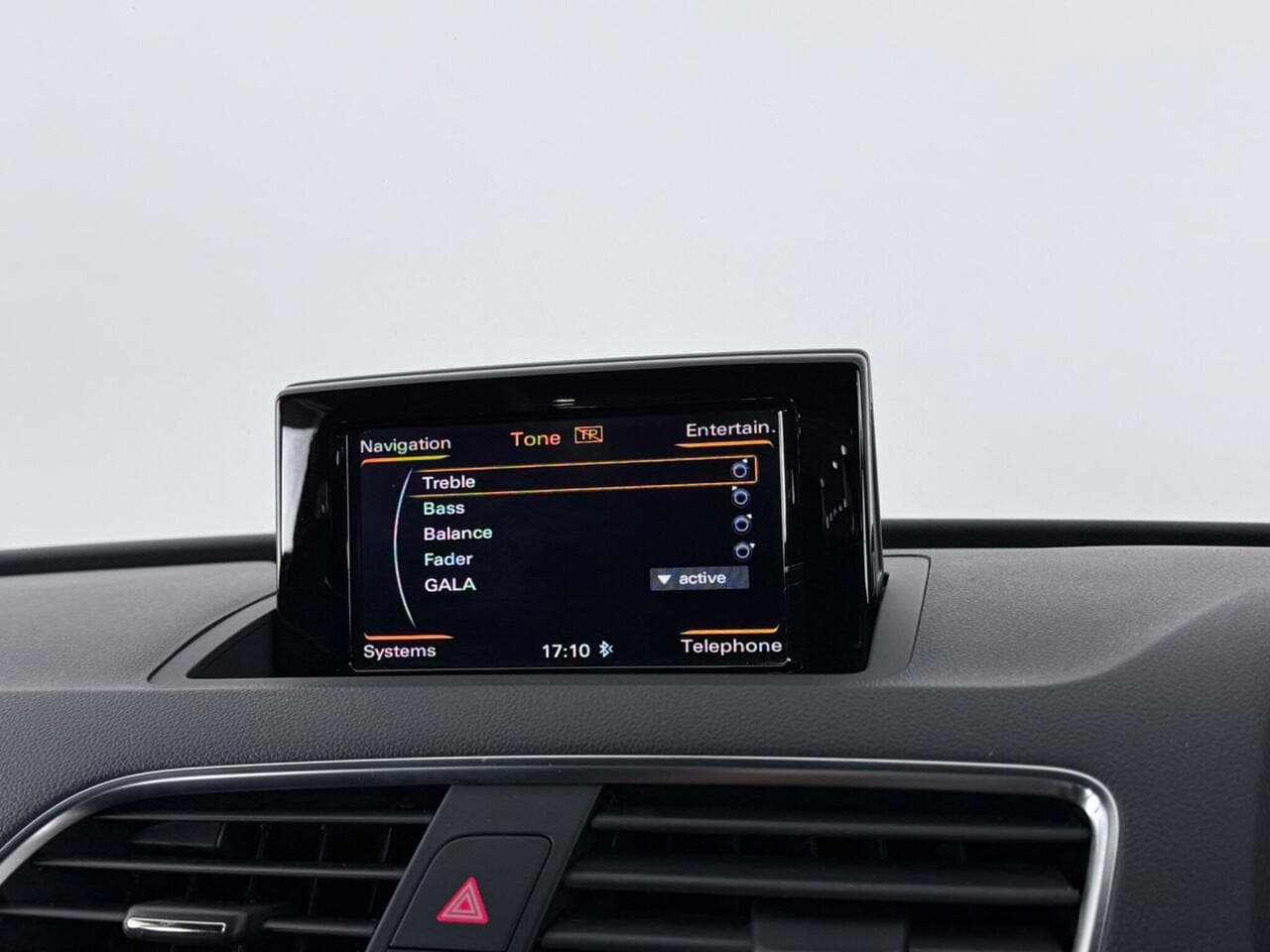 Audi Q3 thumbnail Infotainment System