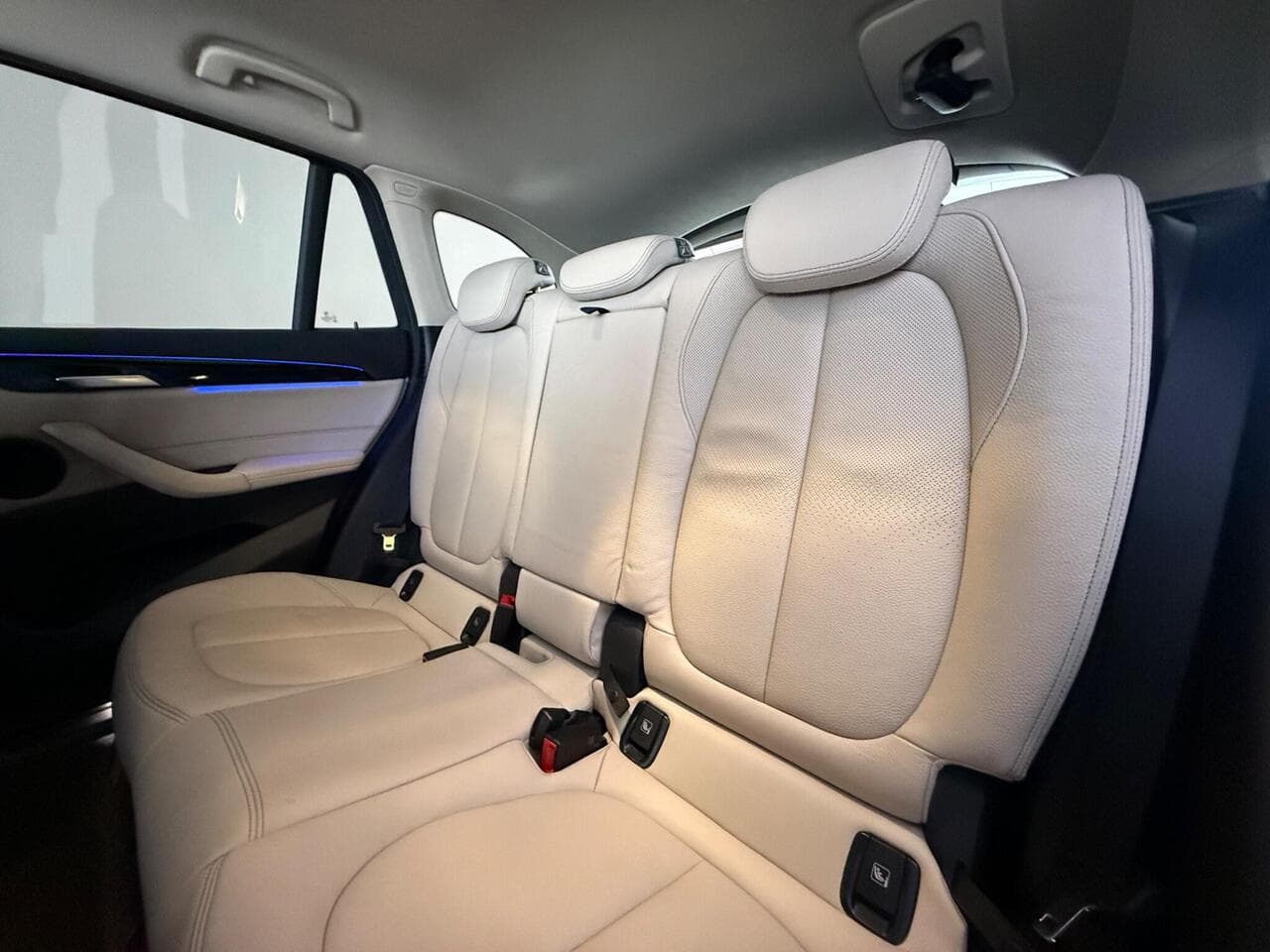 BMW X1 thumbnail Seats Rear
