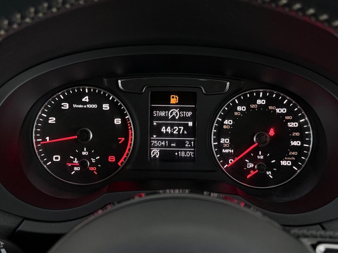 Audi Q3 thumbnail Driver Instruments