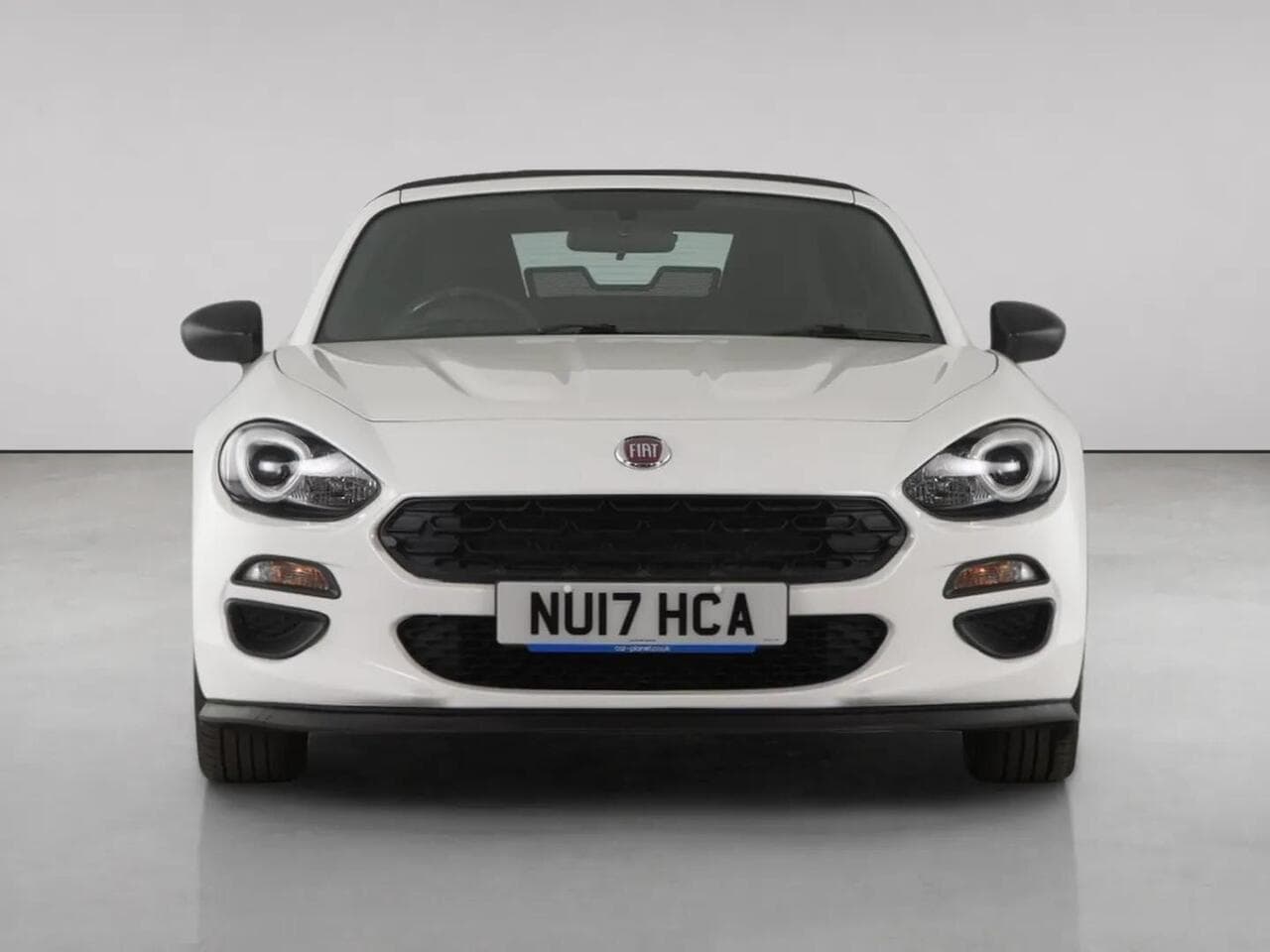 Fiat 124 Spider thumbnail Front