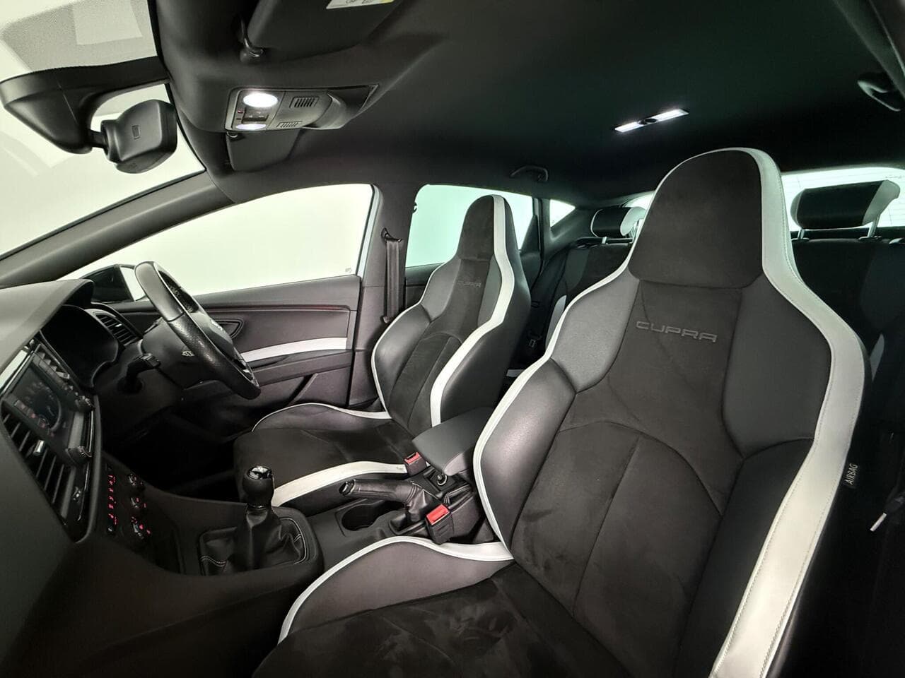 SEAT Leon thumbnail Seat Front Passenger