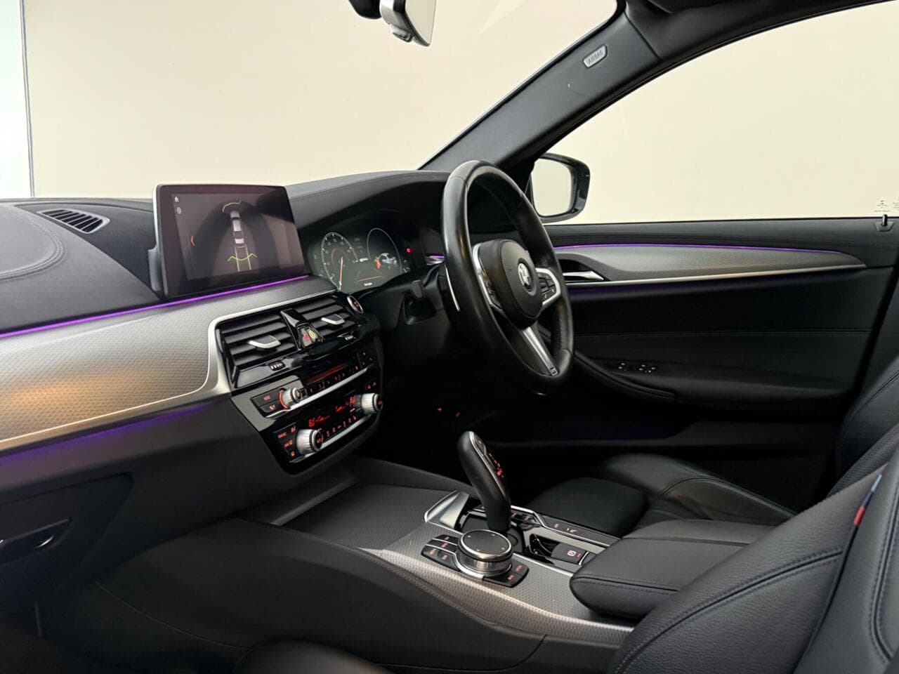 BMW 5 Series thumbnail Interior Front