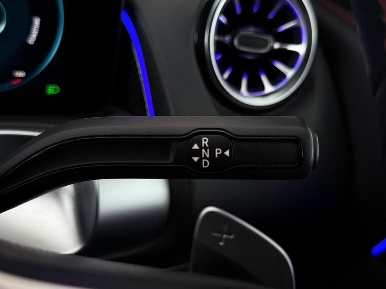 Mercedes-Benz GLB thumbnail Misc Controls
