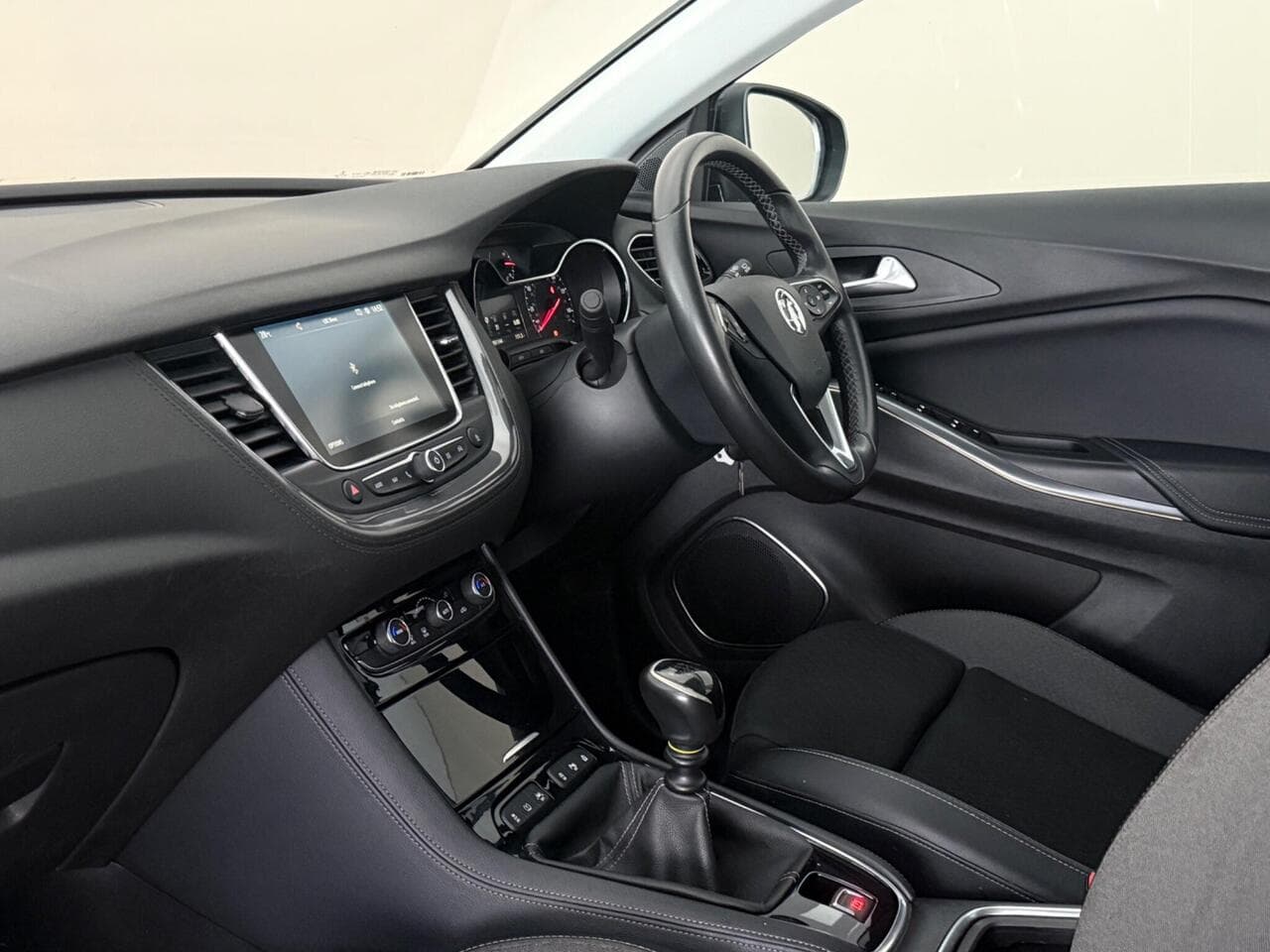 Vauxhall Grandland X thumbnail Interior Front