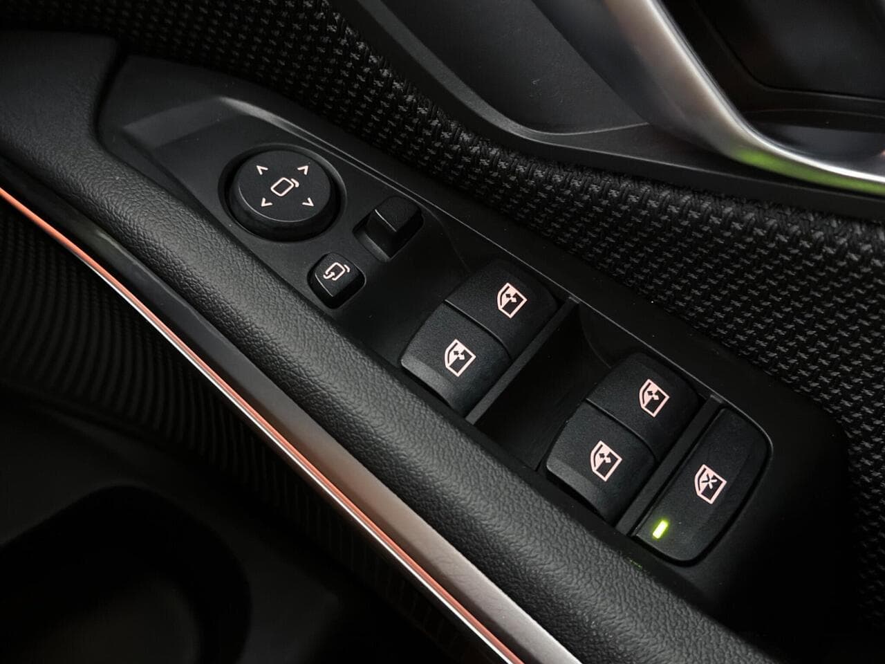 BMW 3 Series thumbnail Misc Controls