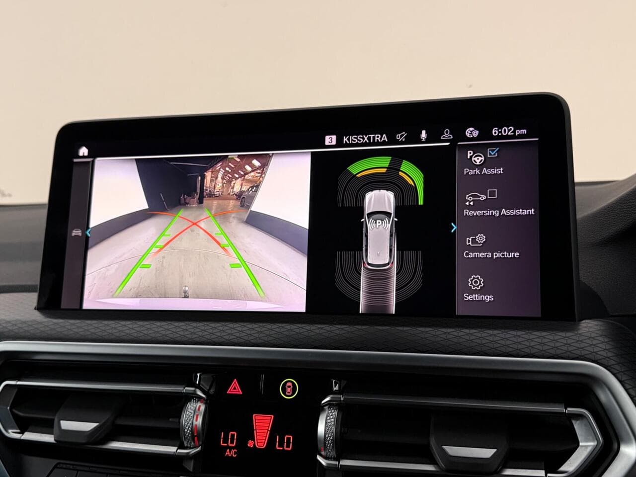 BMW X3 thumbnail Infotainment System