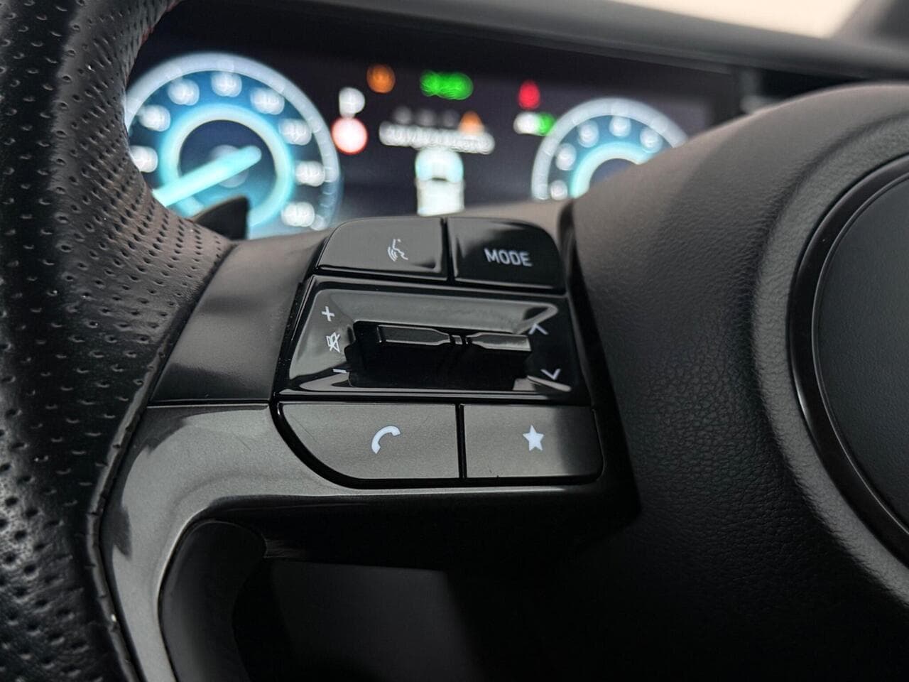 Hyundai TUCSON thumbnail Misc Controls