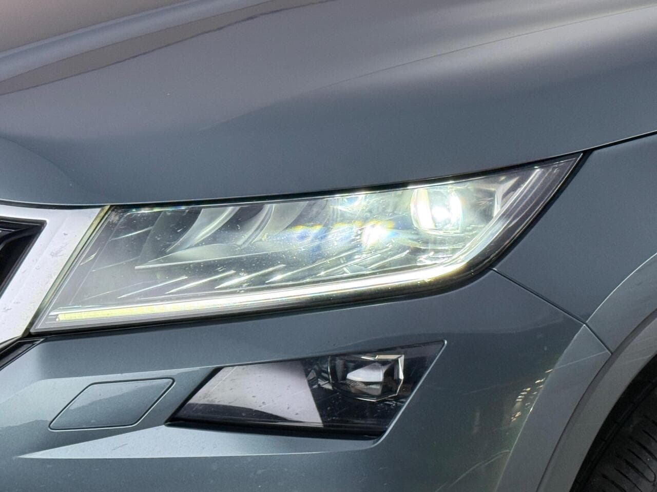 Skoda Kodiaq thumbnail Lights Front