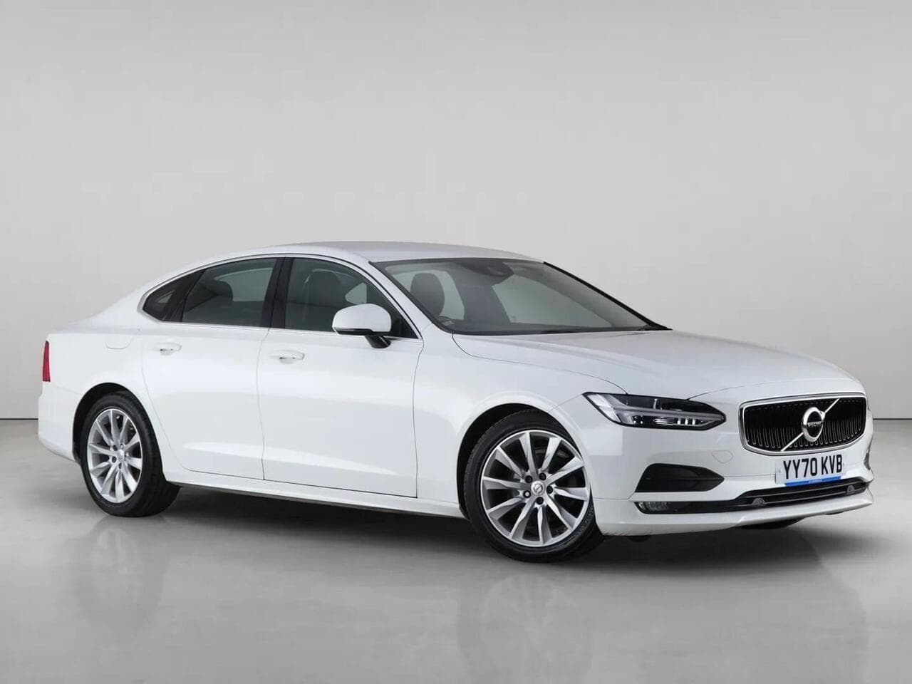Volvo S90 - Volvo S90 2.0 D4 Momentum Plus Auto Euro 6 (s/s) 4dr