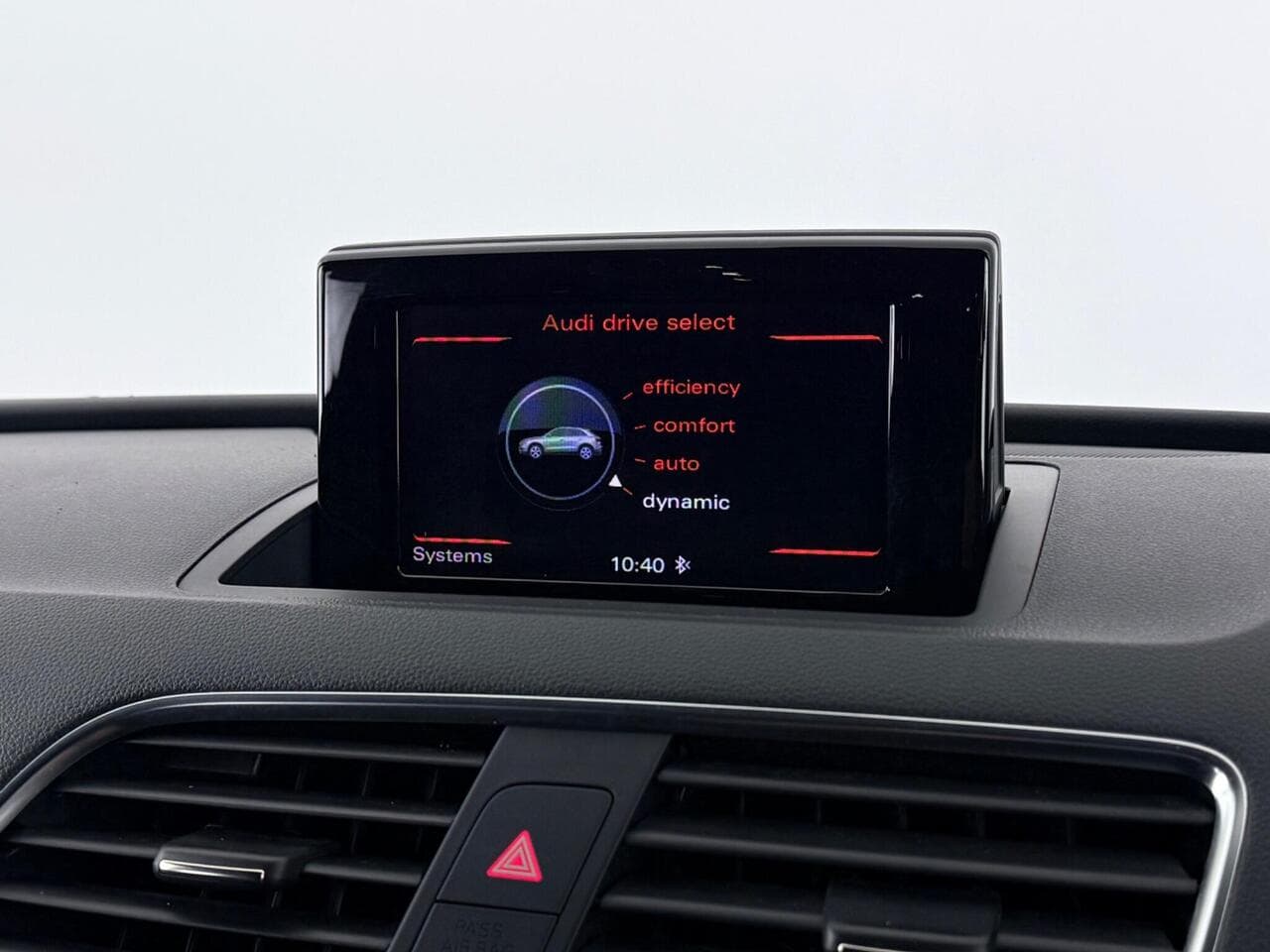 Audi Q3 thumbnail Infotainment System