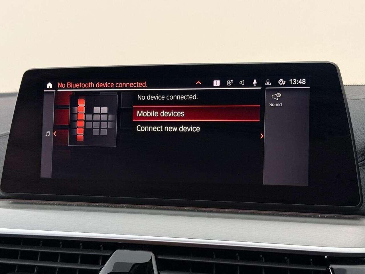 BMW 5 Series thumbnail Infotainment System
