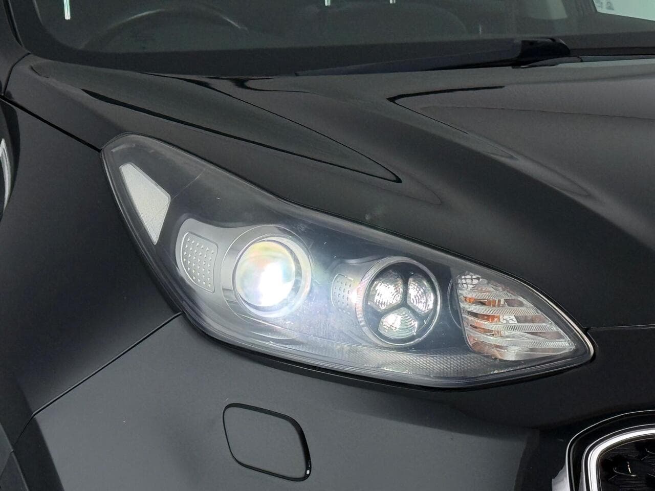 Kia Sportage thumbnail Lights Front