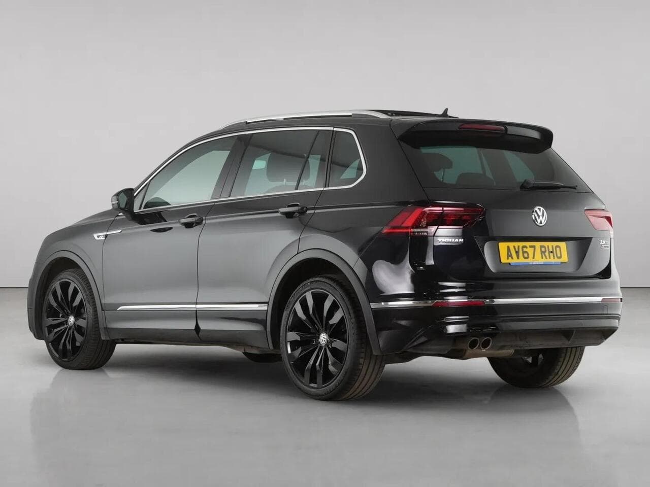 Volkswagen Tiguan thumbnail Rear Left