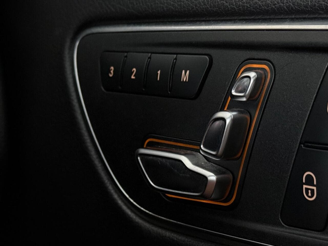 Mercedes-Benz CLA thumbnail Misc Controls