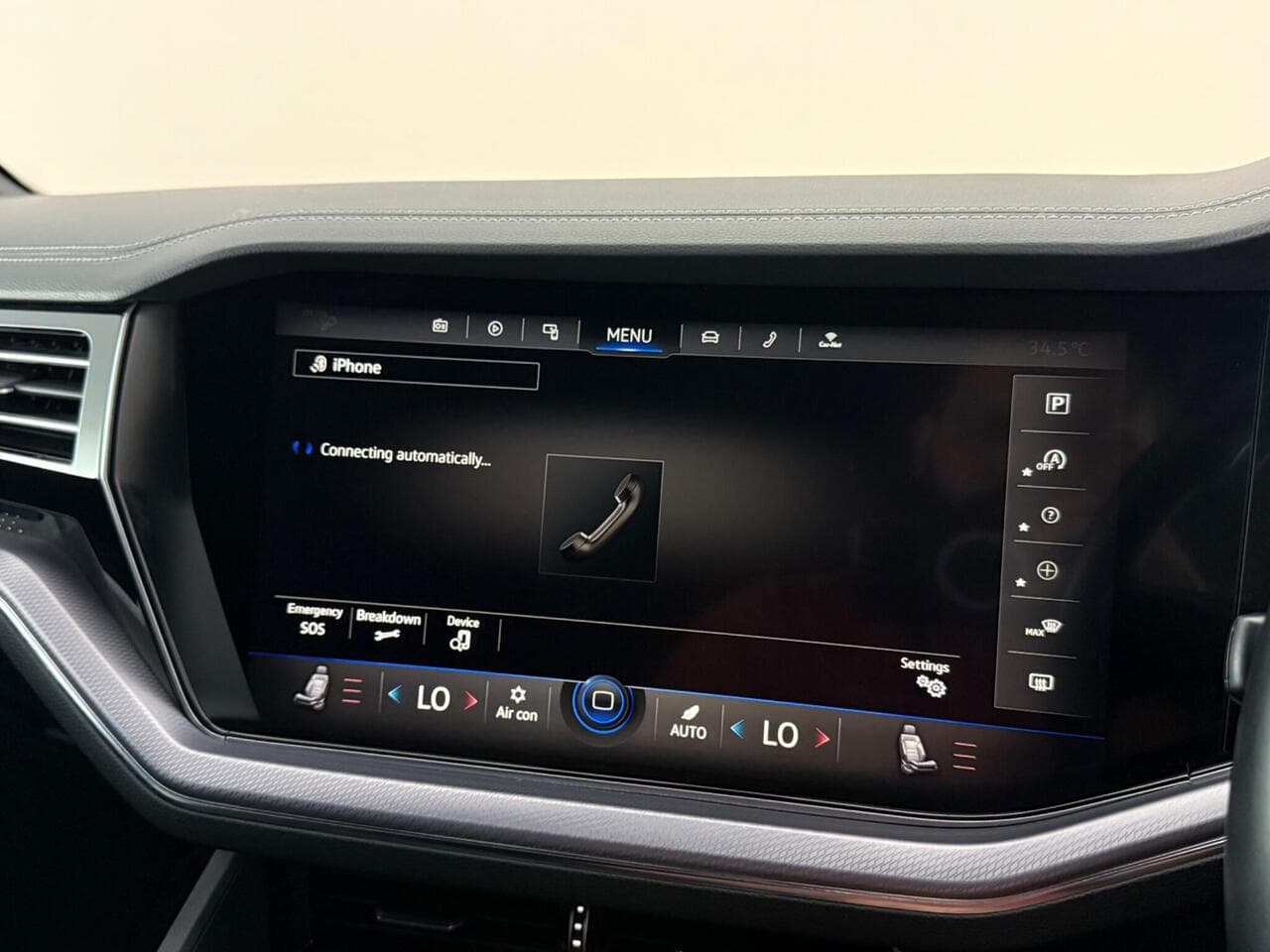 Volkswagen Touareg thumbnail Infotainment System