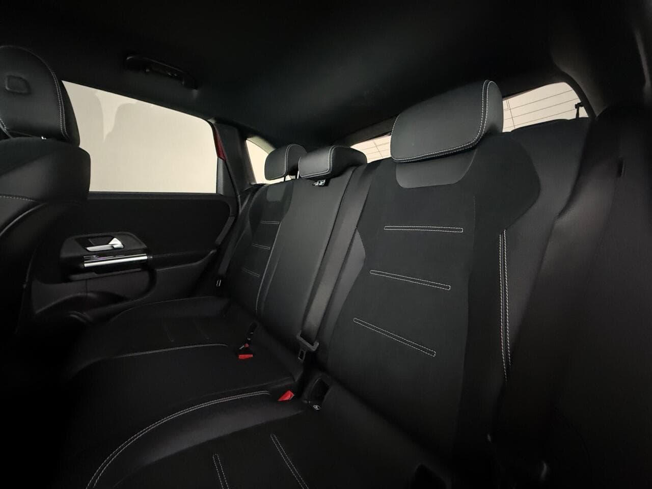 Mercedes-Benz B Class thumbnail Seats Rear