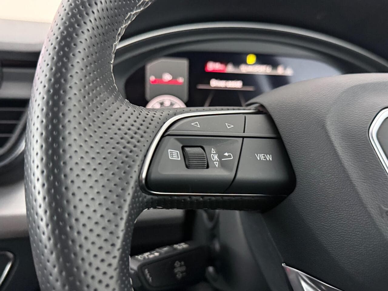 Audi Q5 thumbnail Misc Controls