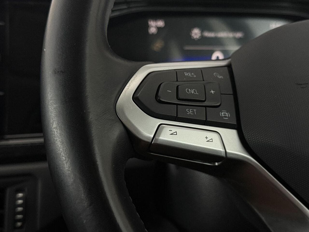 Volkswagen Polo thumbnail Misc Controls