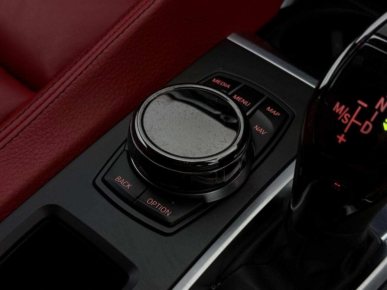 BMW X6 thumbnail Interior Front