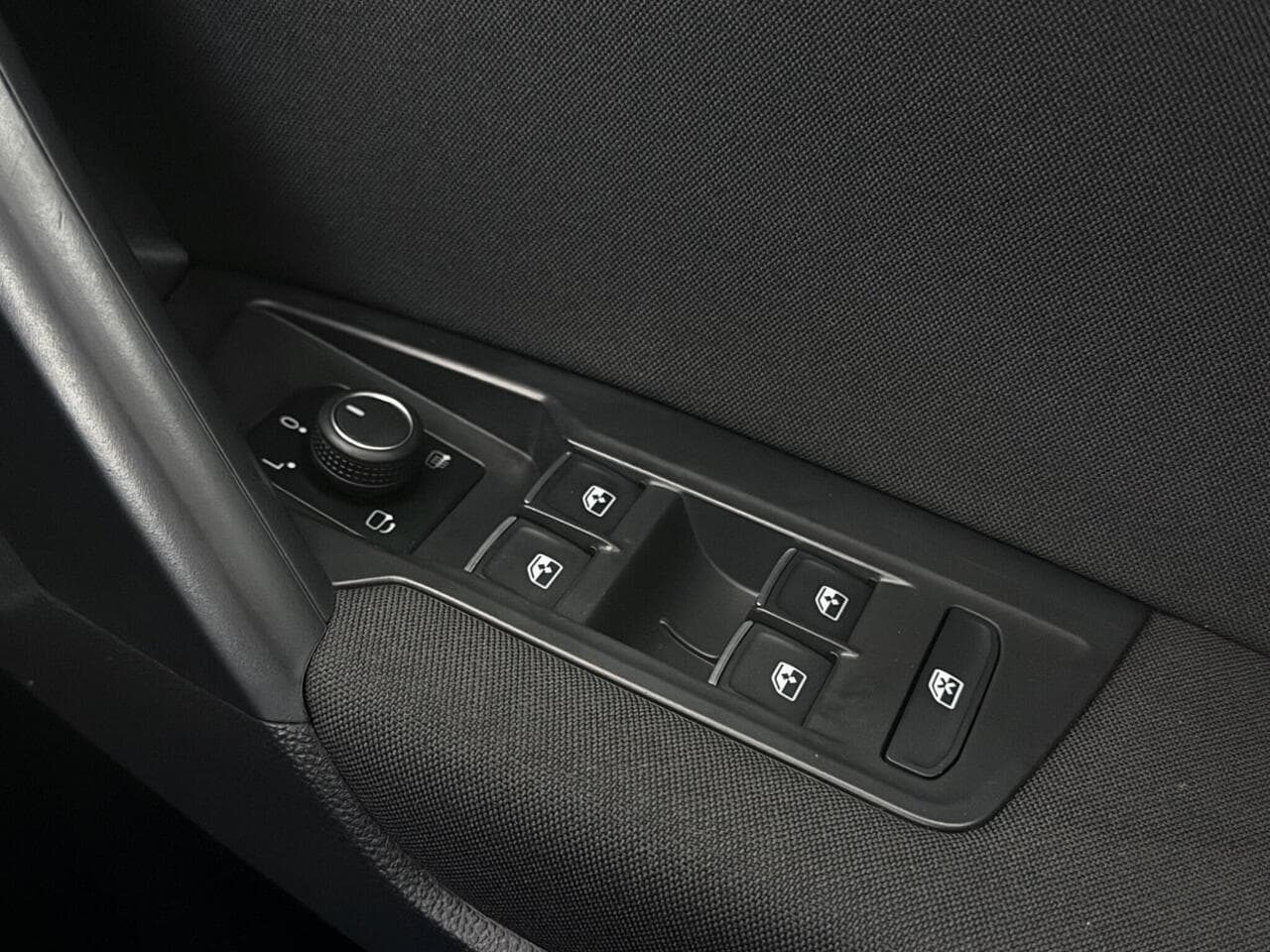 Volkswagen Tiguan Allspace thumbnail Misc Controls