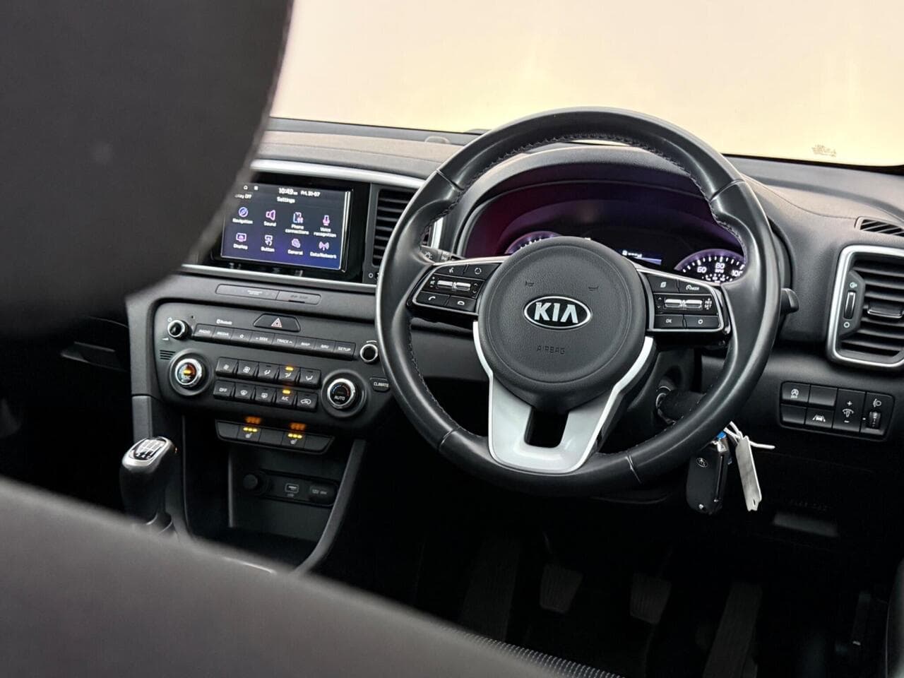 Kia Sportage thumbnail Steering Wheel