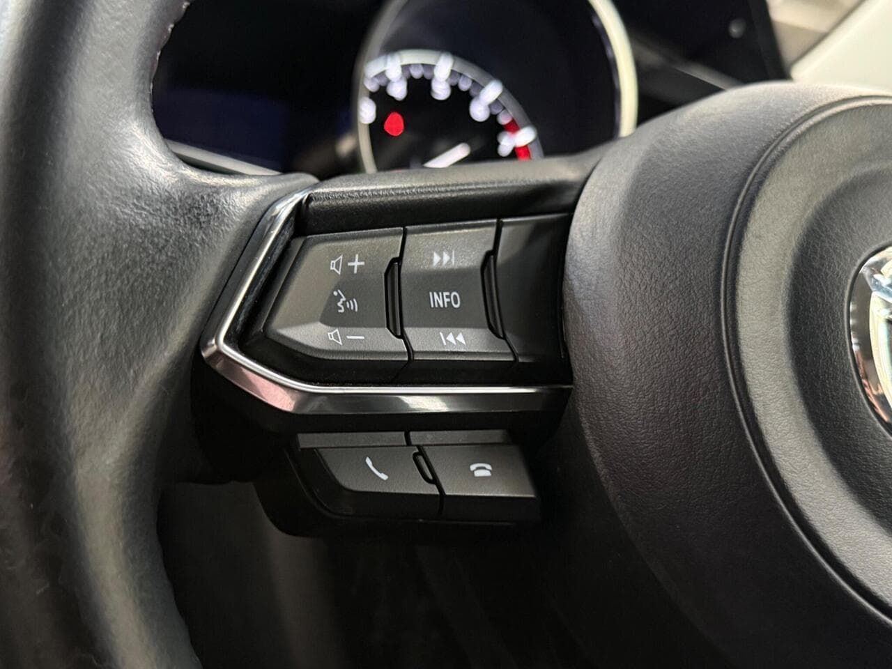 Mazda CX-3 thumbnail Misc Controls