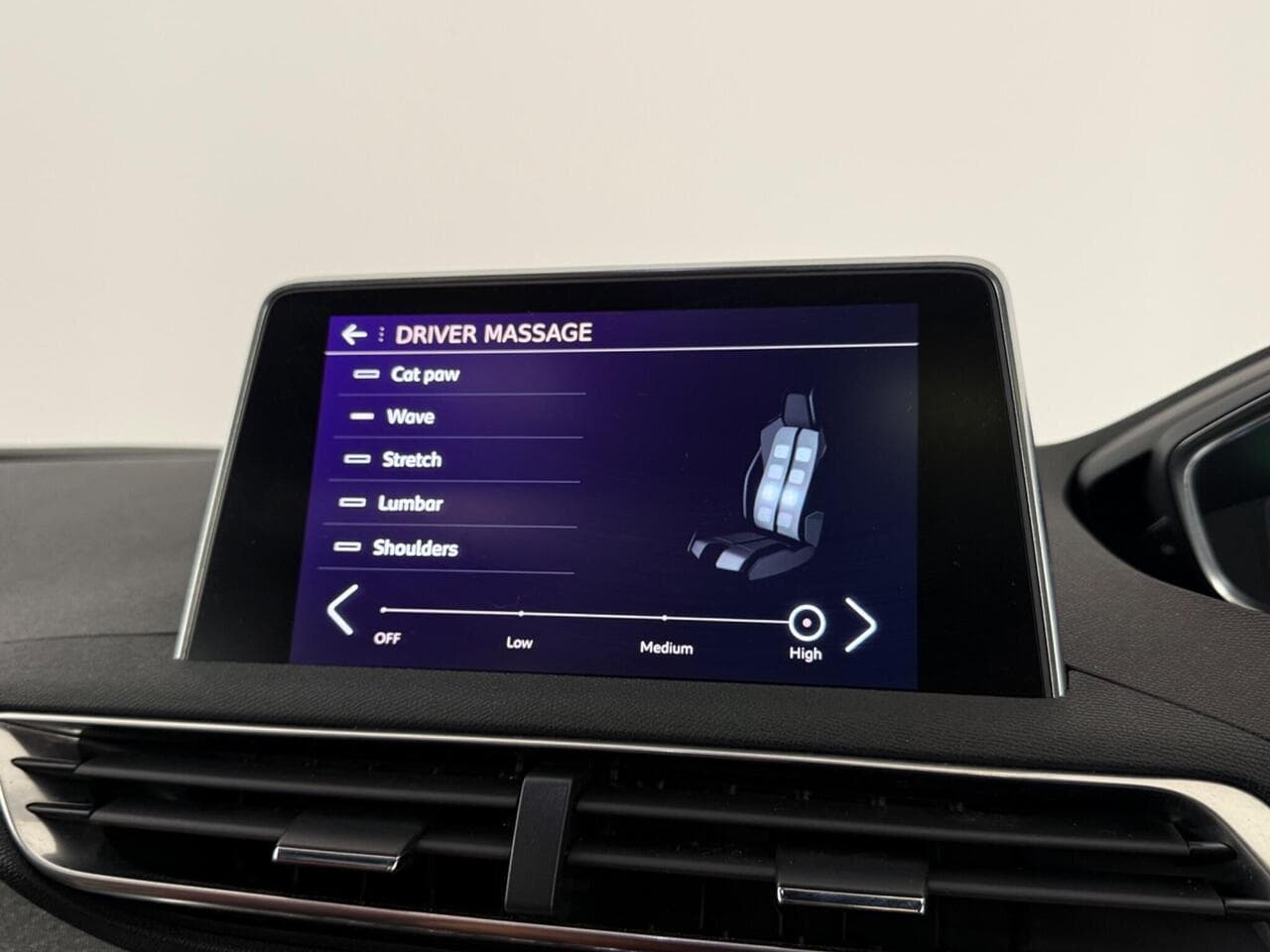 Peugeot 5008 thumbnail Infotainment System